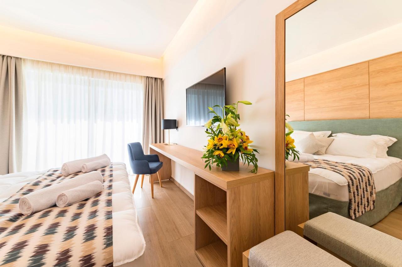 Deluxe Room,1005076909:JPEG