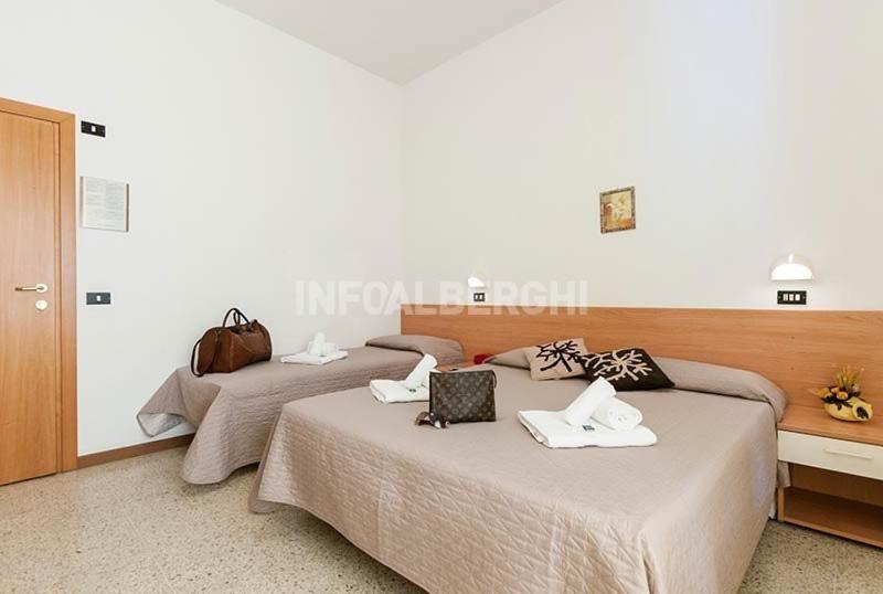 Economy Triple Room,1746958543:JPEG