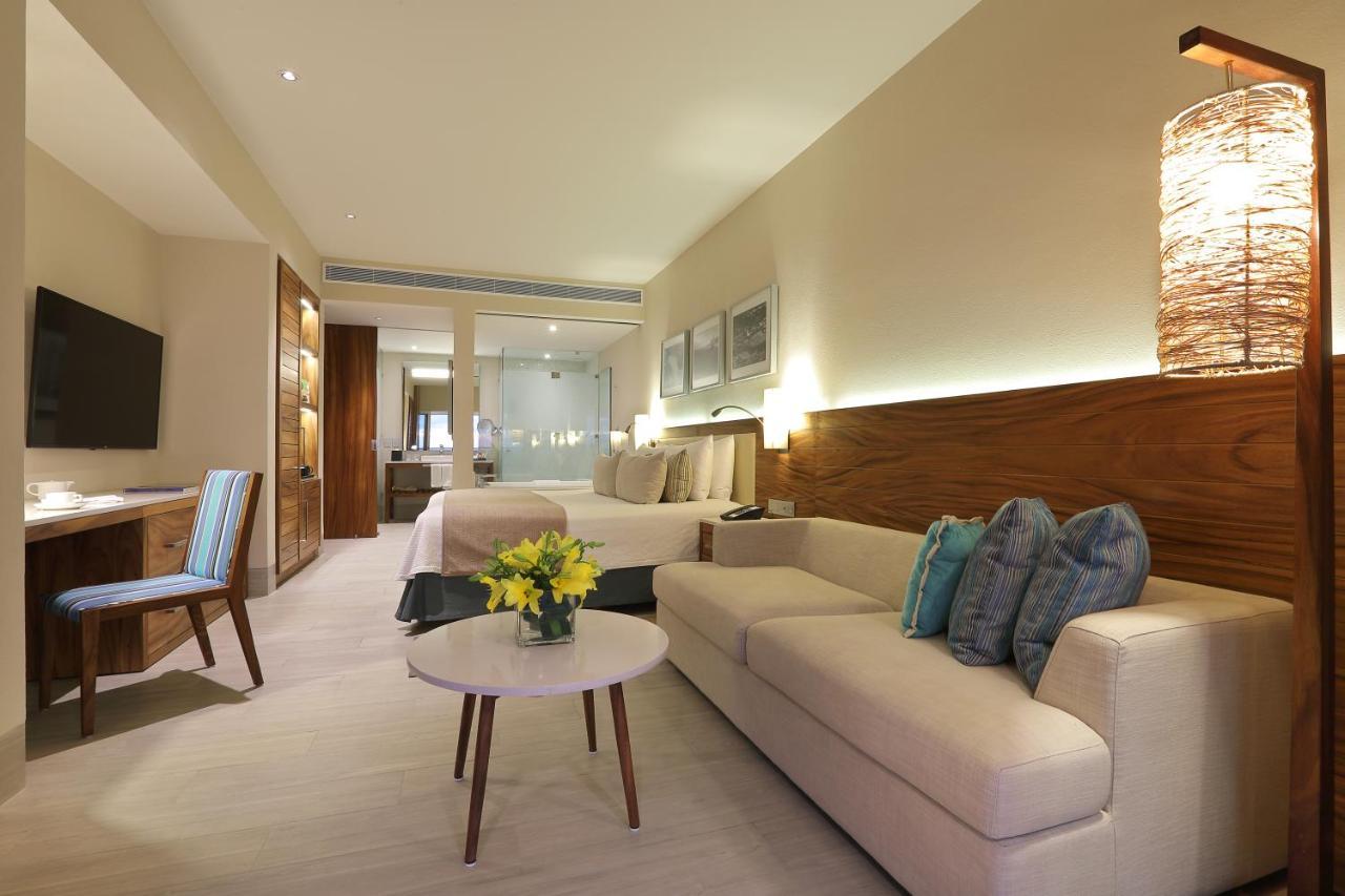 Deluxe King Suite