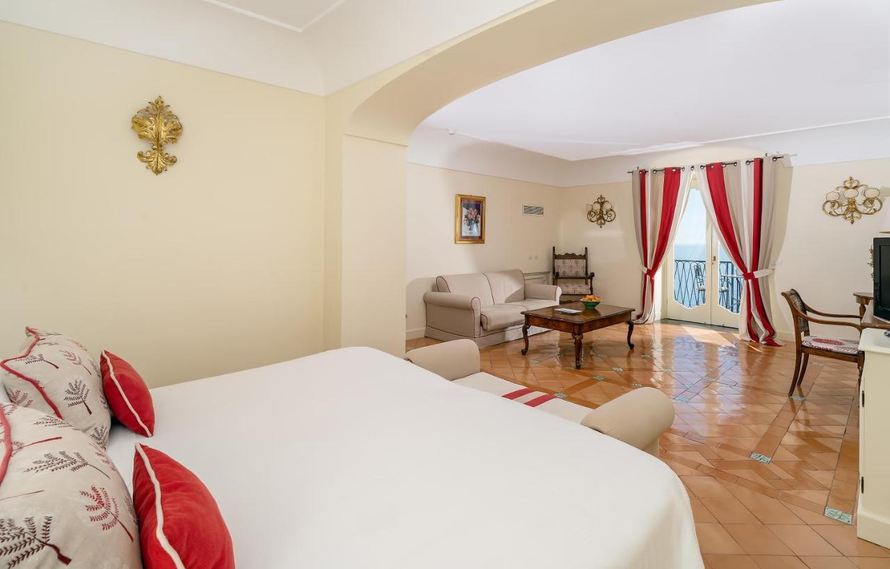 Habitación Doble Deluxe con balcón y vistas al mar