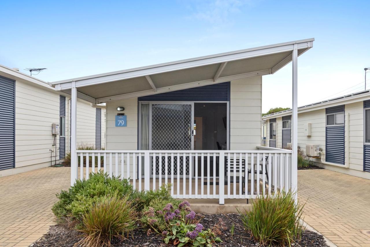 Superior Studio Cabin