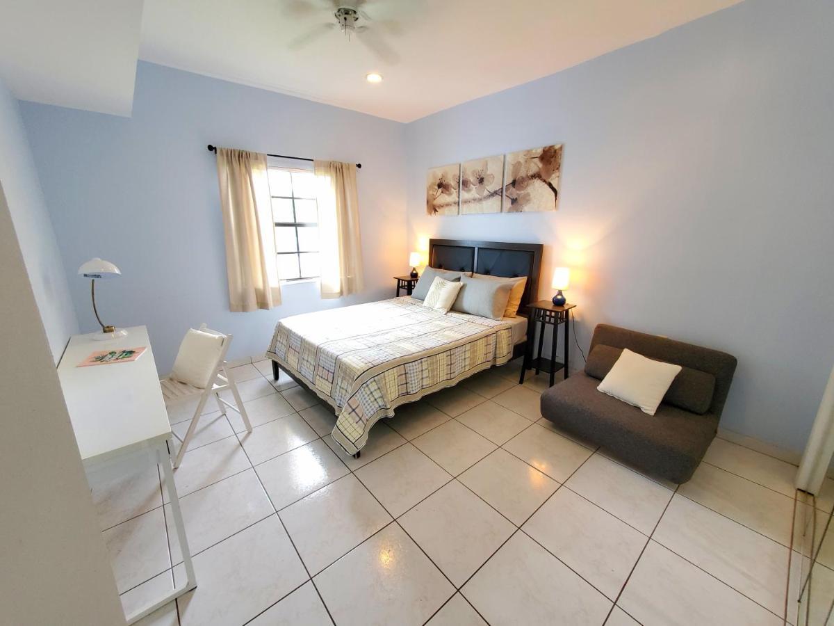 Quarto Queen com Vista para o Jardim