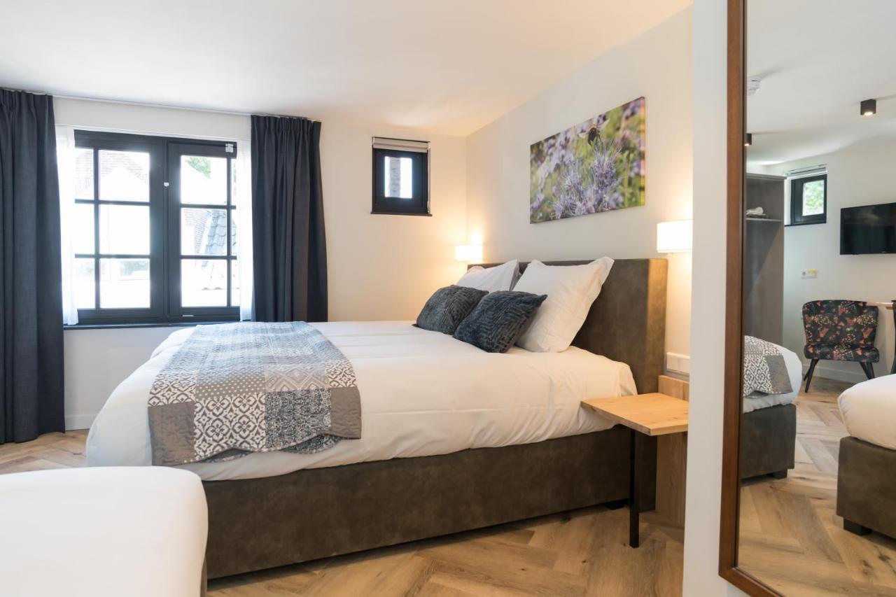 Dreibettzimmer mit Badewanne (1. Etage)
