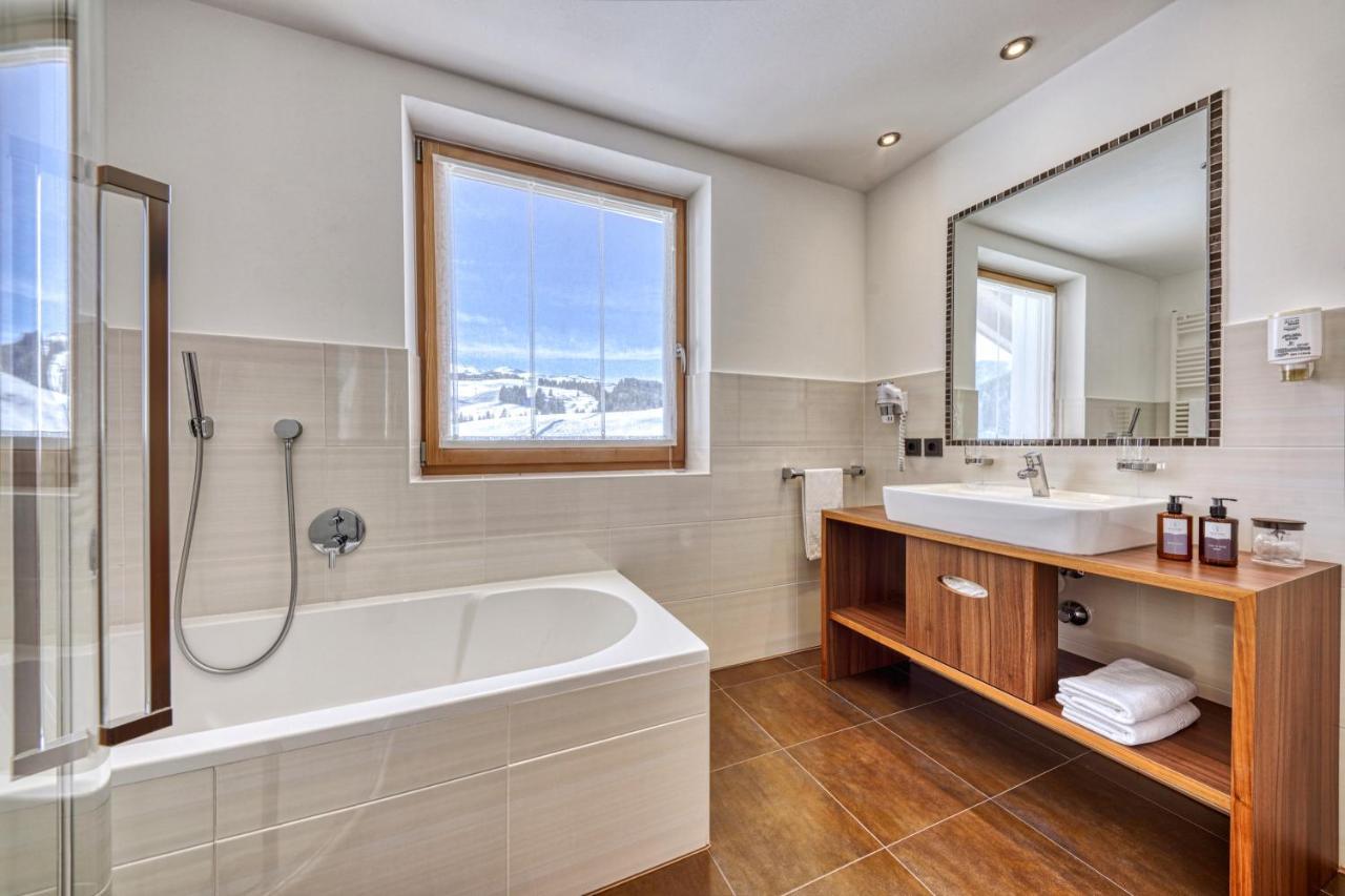 Junior Suite mit Balkon und Bergblick