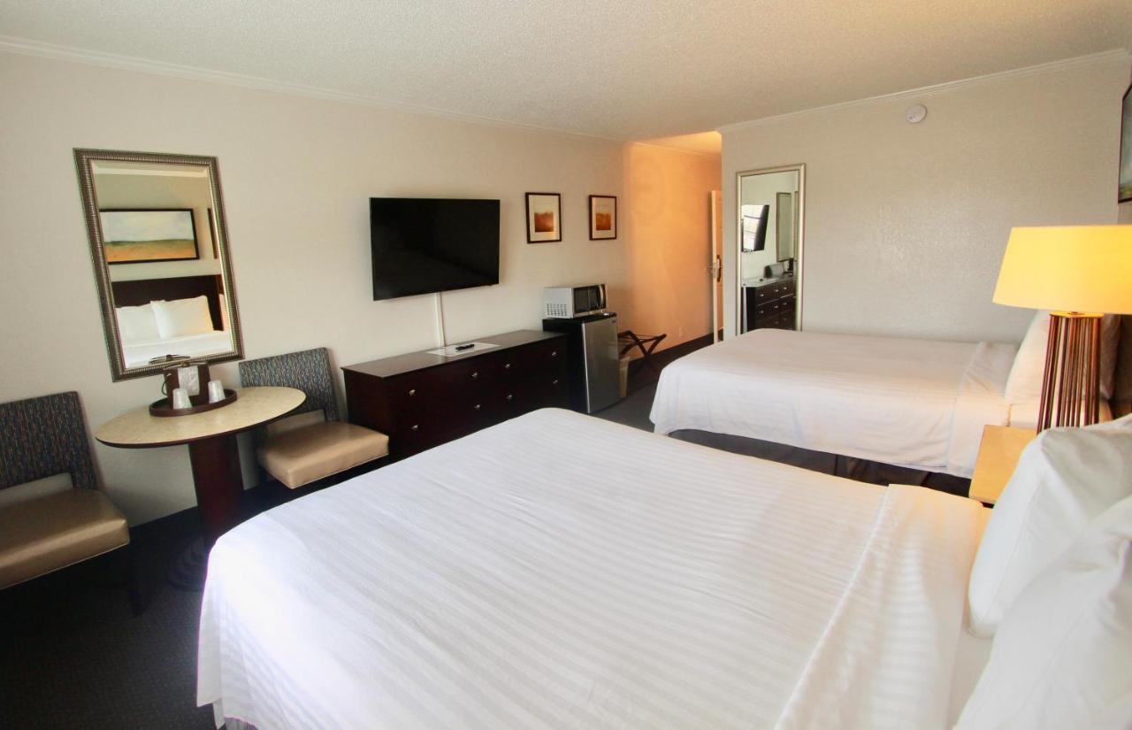 Deluxe Queen Room Two Queen Beds