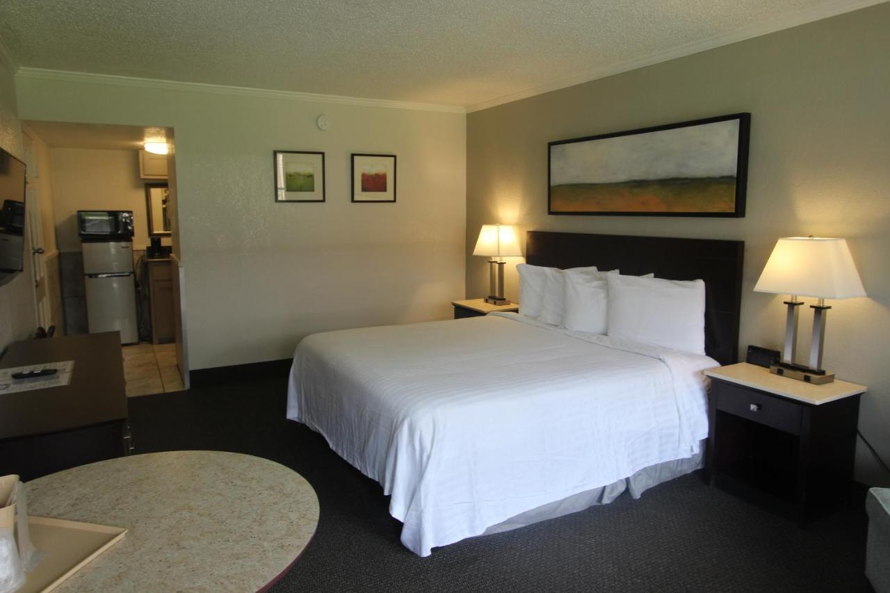 Standard King Room