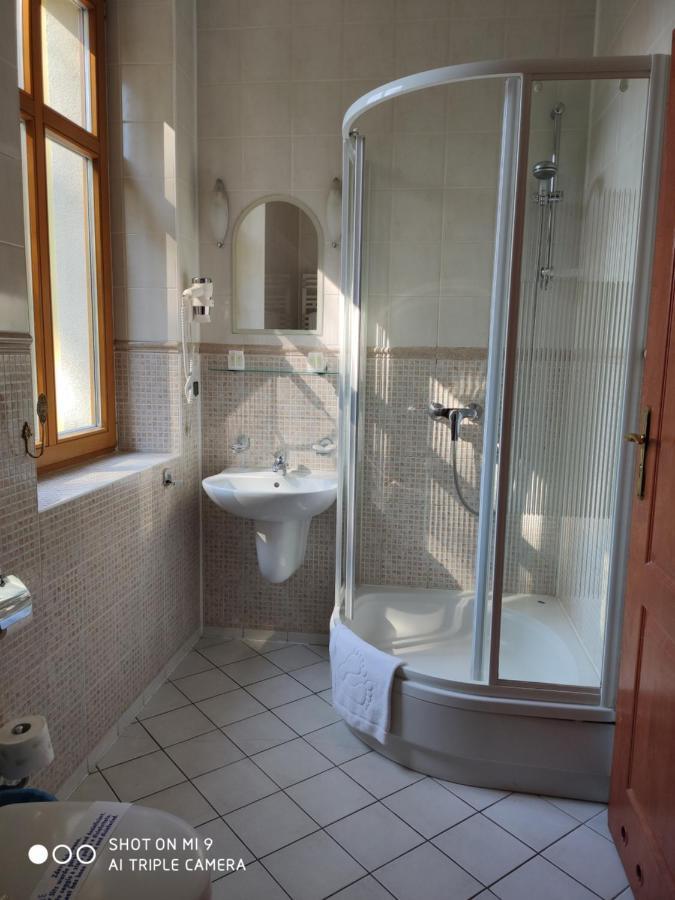Dreibettzimmer mit Balkon