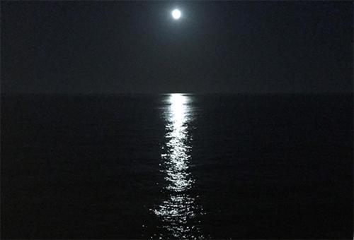 Deluxe tweepersoonskamer met balkon en uitzicht op zee