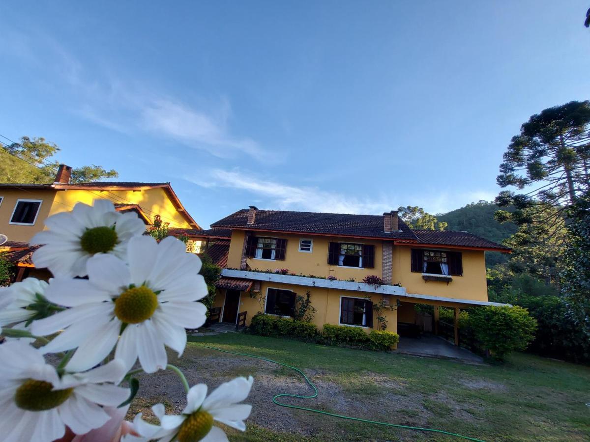 Quarto Triplo com Vista para a Montanha