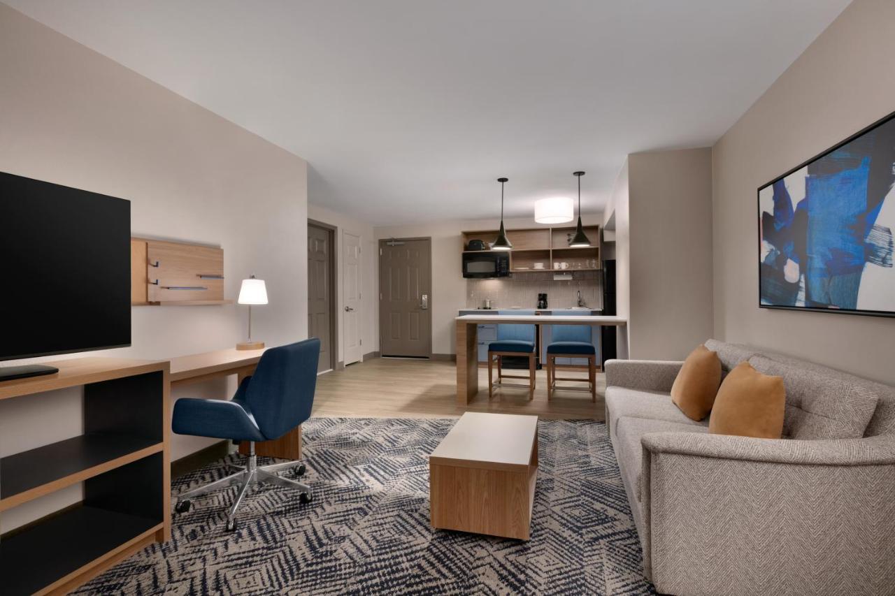 One-Bedroom Suite