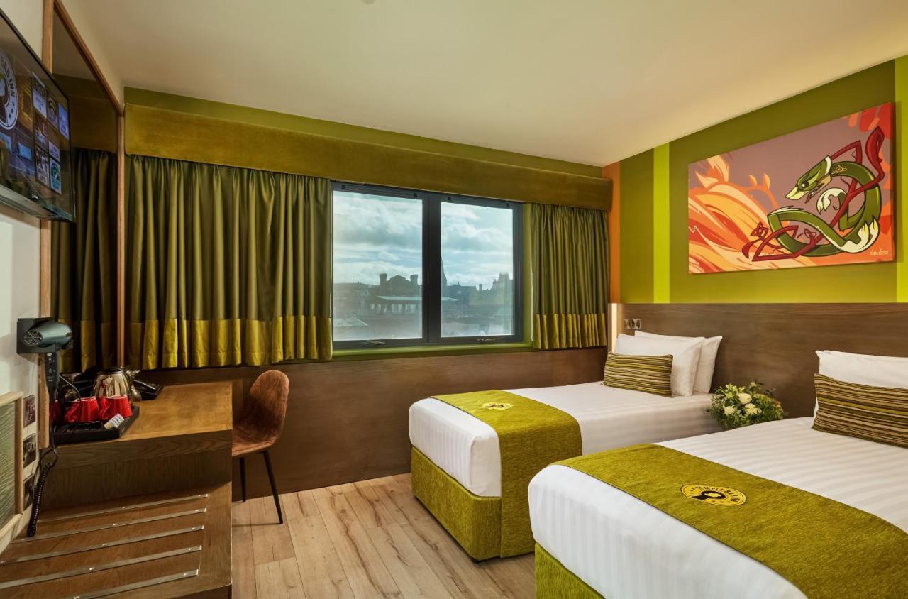 Quarto com 2 Camas de Solteiro