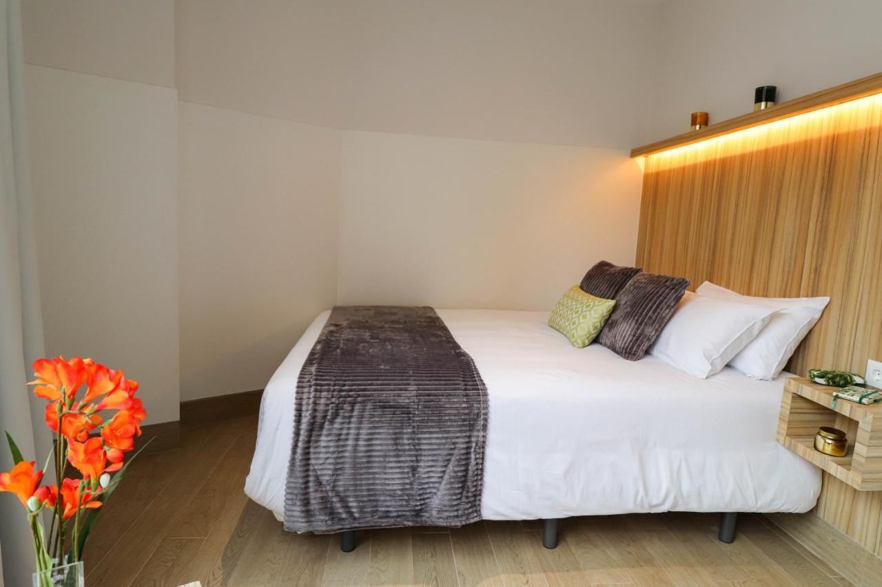 One-Bedroom Apartment,1184205967:JPEG