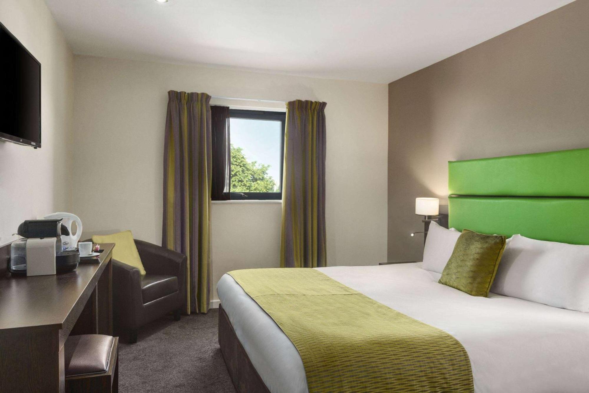 Double Room,1714317710:JPEG