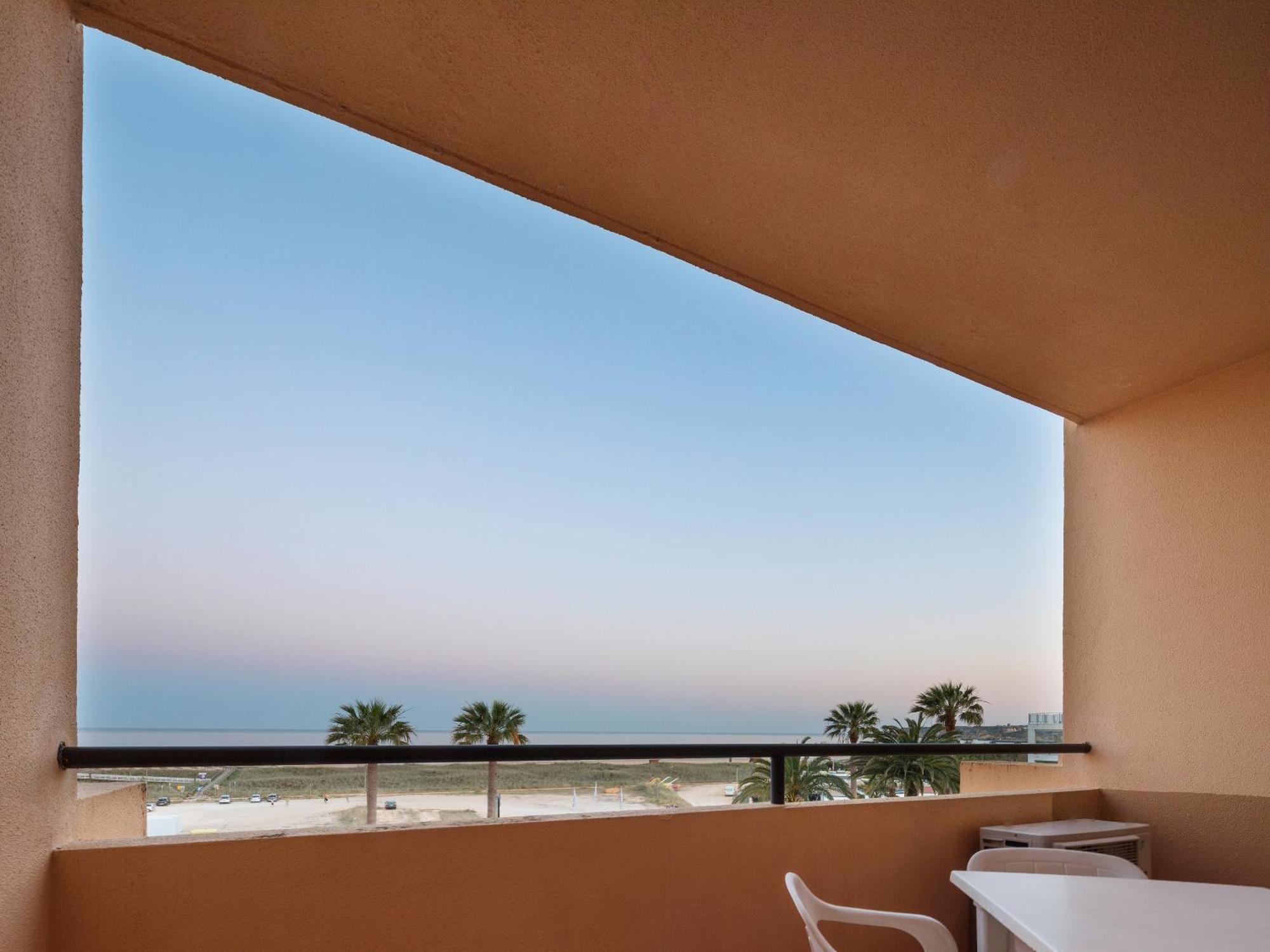 Estudio con vistas al mar (2 adultos + 2 niños)