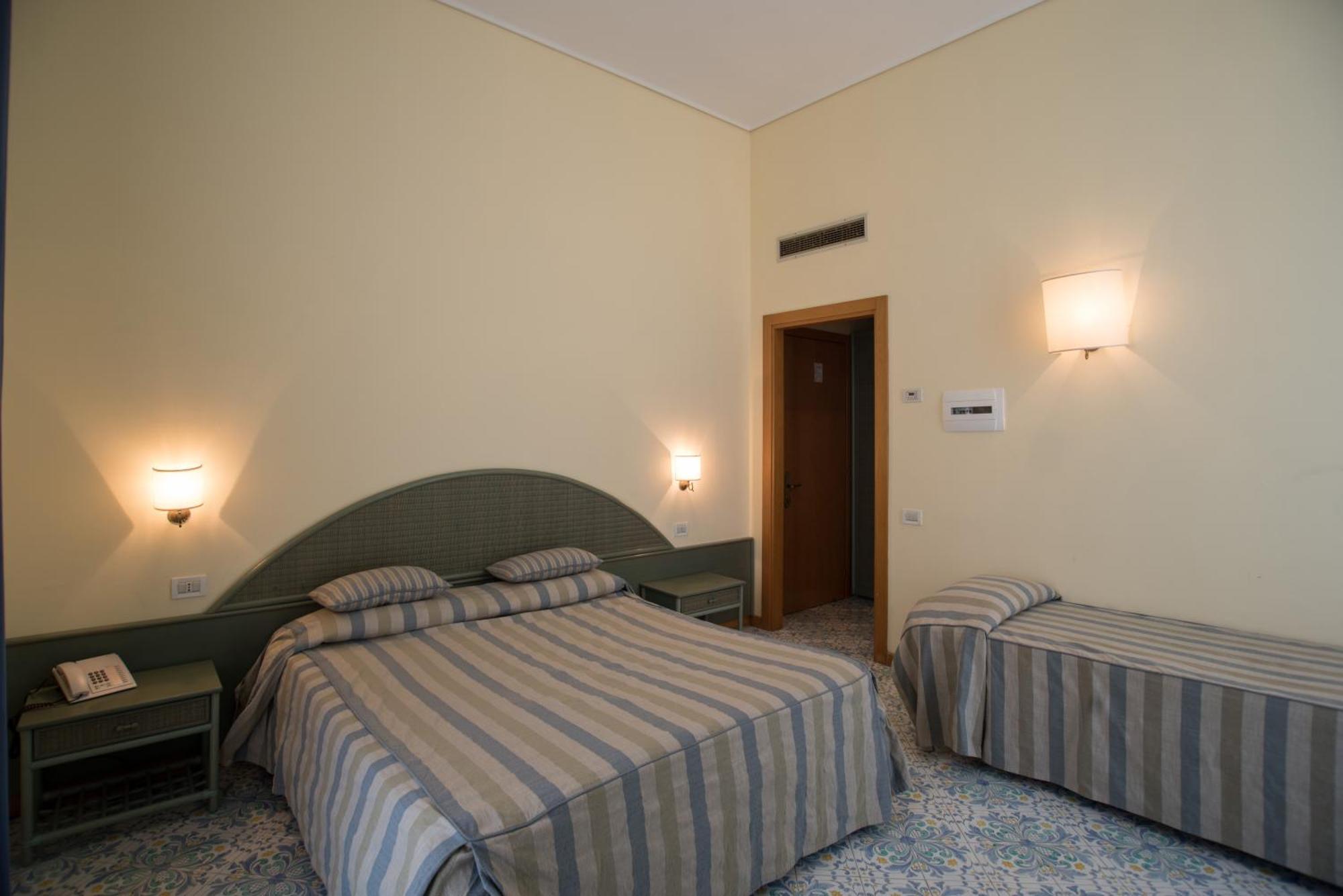 Quadruple Room,1710309524:JPEG
