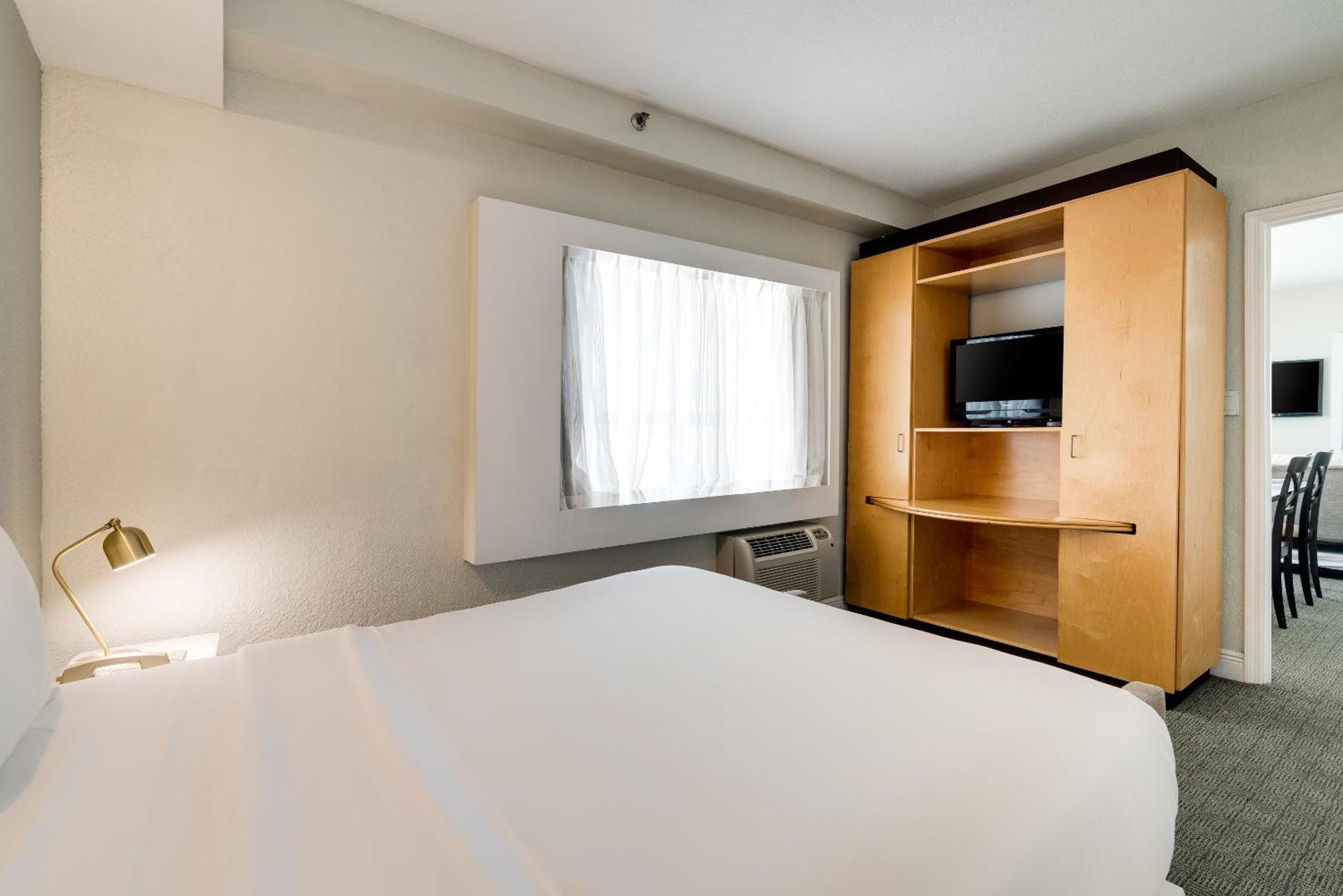 One-Bedroom Suite