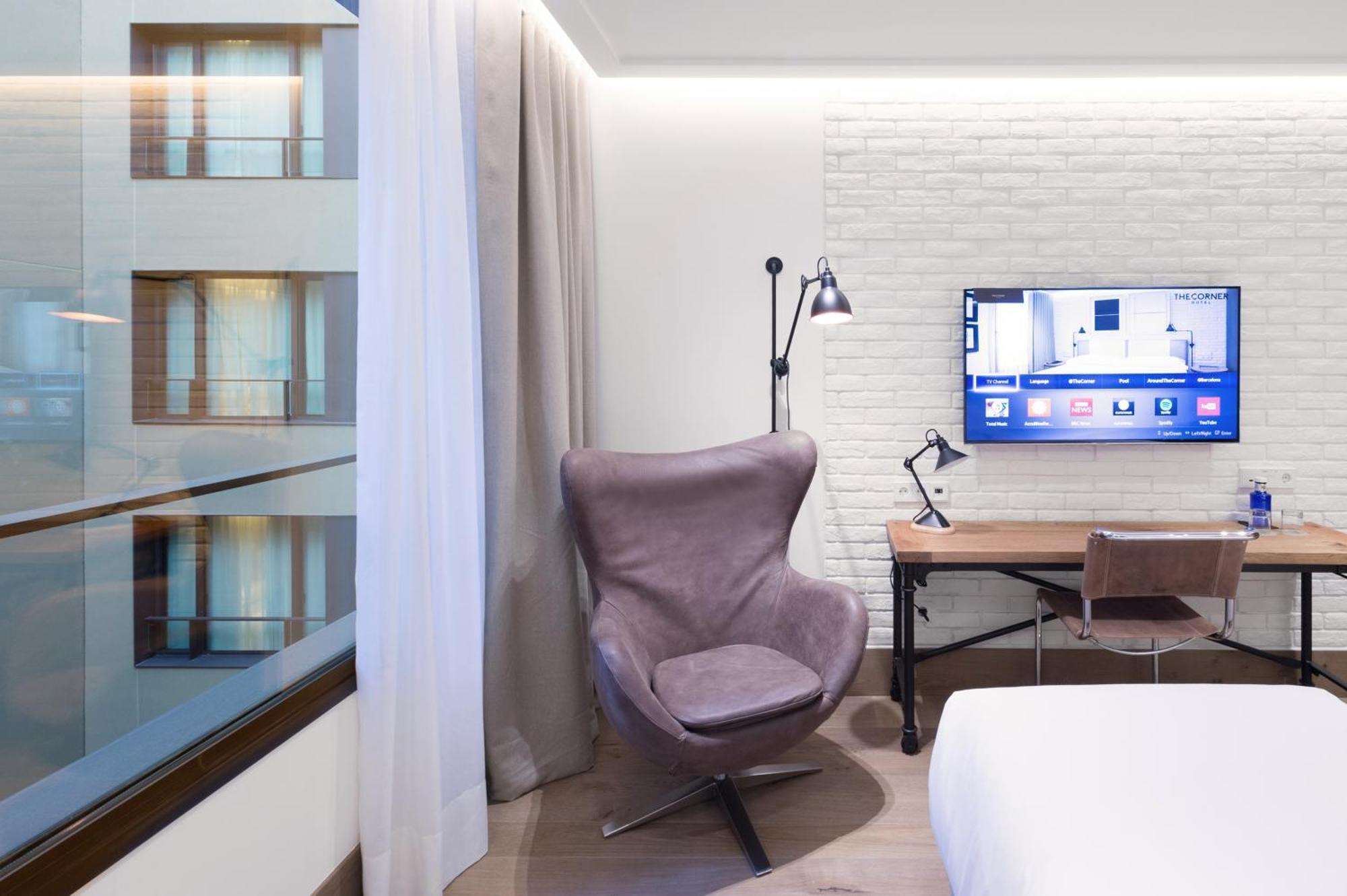 Quarto com Cama de Casal ou 2 de Solteiro