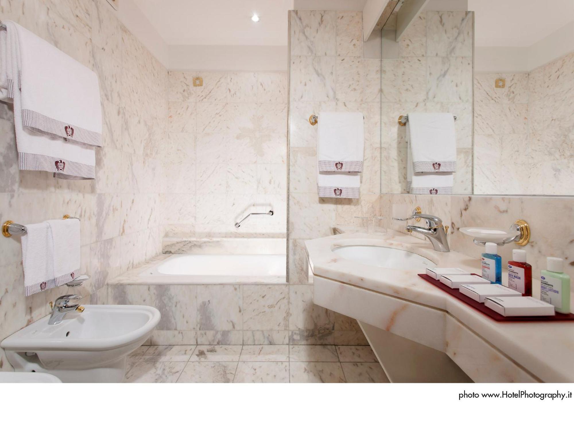Classic Double or Twin Room,1216342408:JPEG