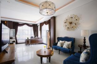 Suite Room,1283351551:JPEG