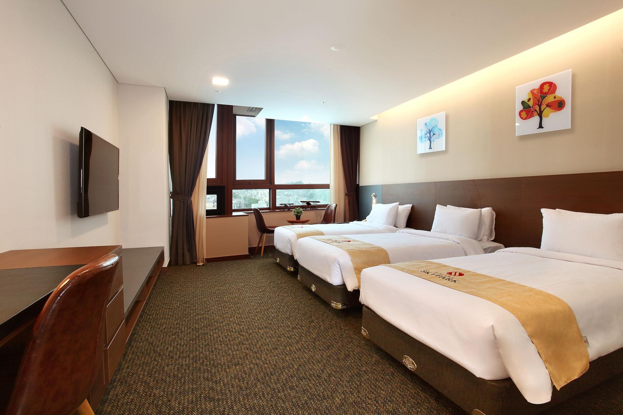 Triple Room