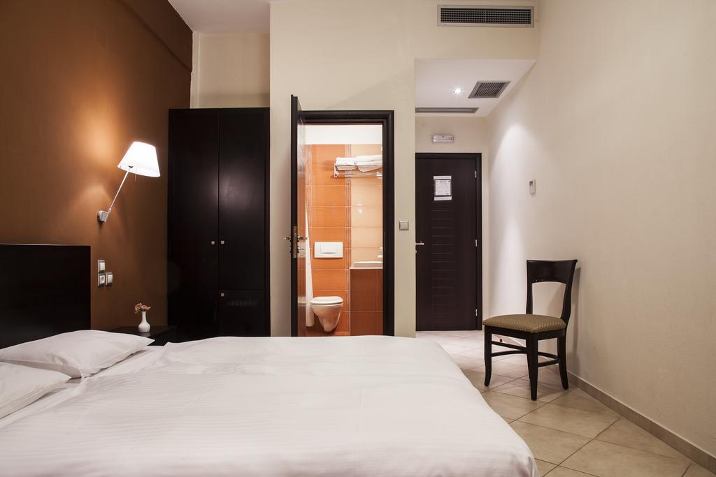 Deluxe Double Room with Side Meteora View