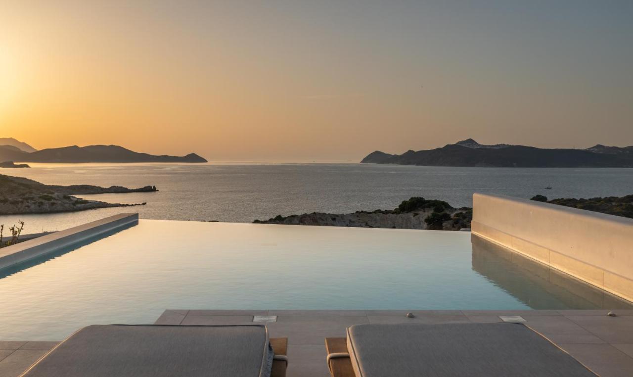 Honeymoon Suite with Private Pool & Sea View