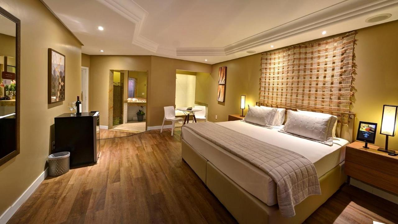 Suíte Deluxe com Banheira de Hidromassagem