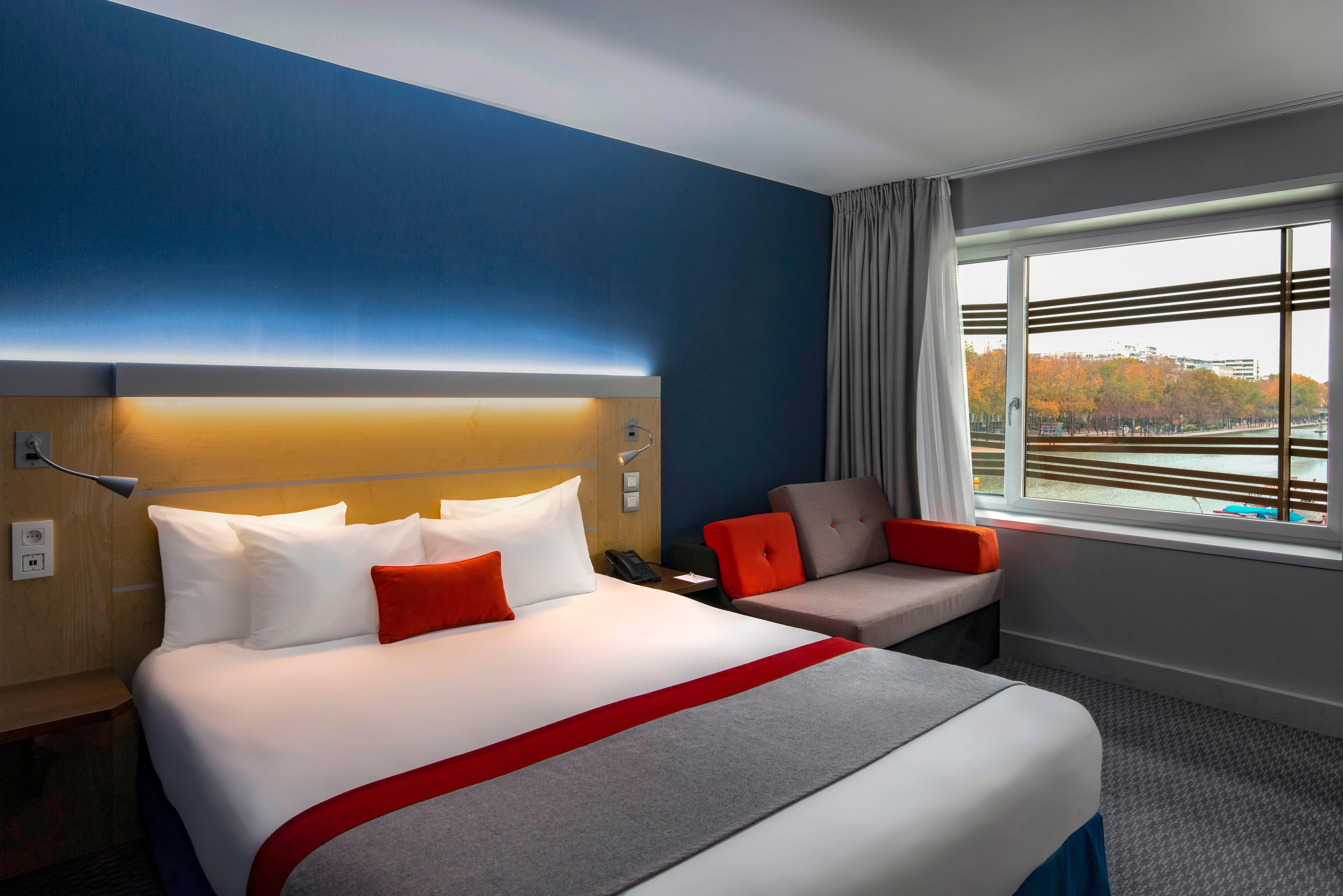 Standard Double Room with Marina View