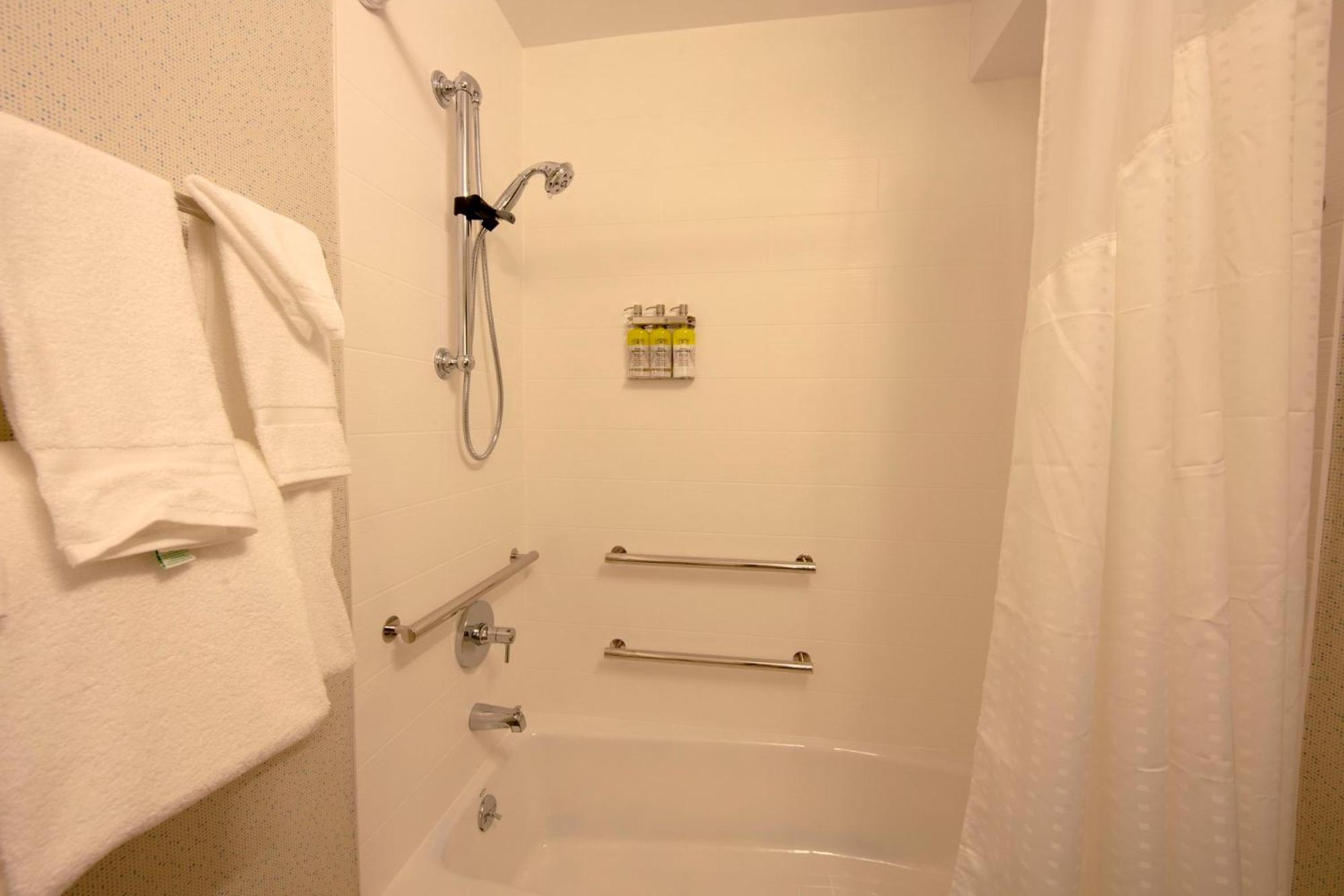 King Room - Disability Access,1275814579:JPEG