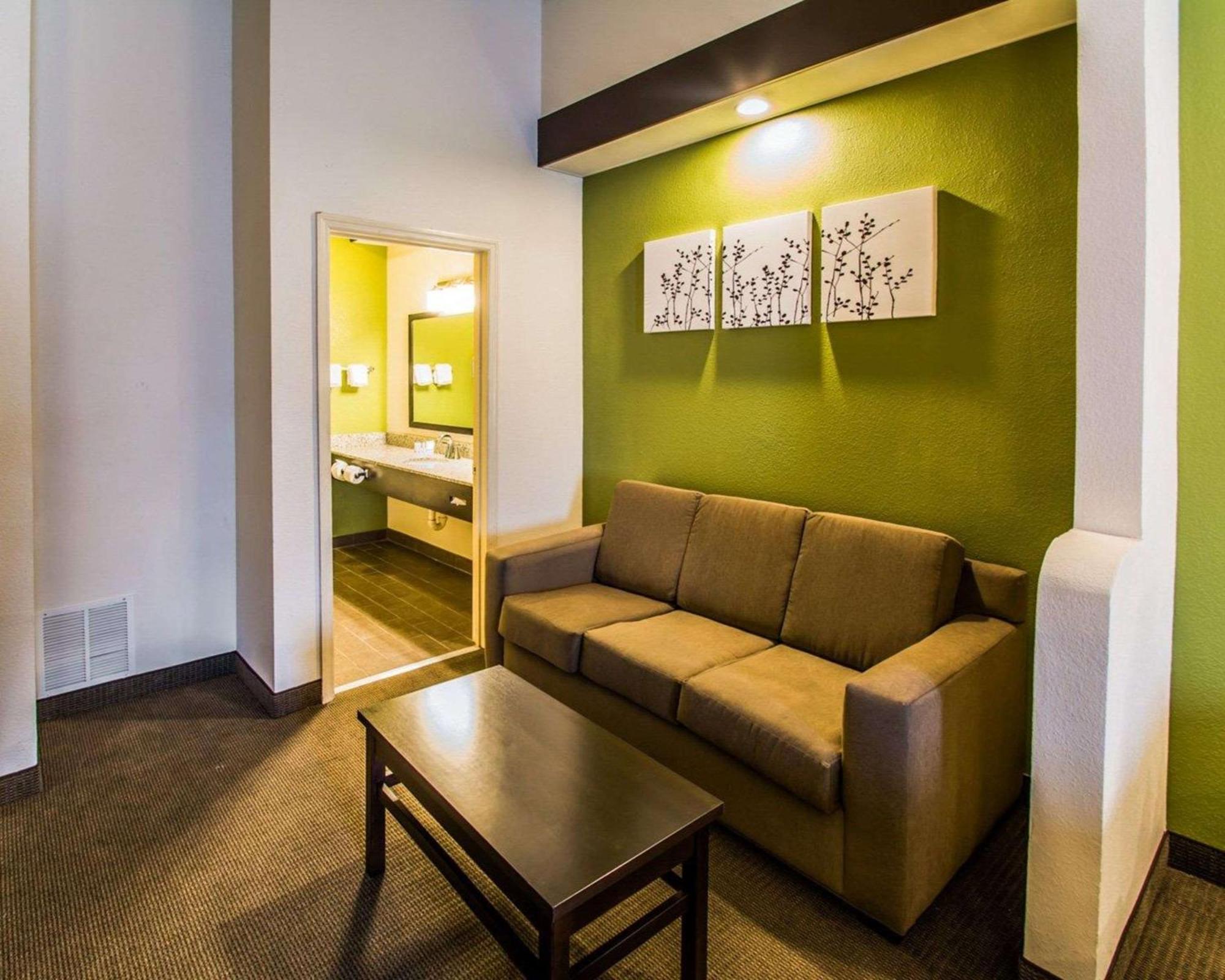 Queen Suite with Two Queen Beds,1276547647:JPEG