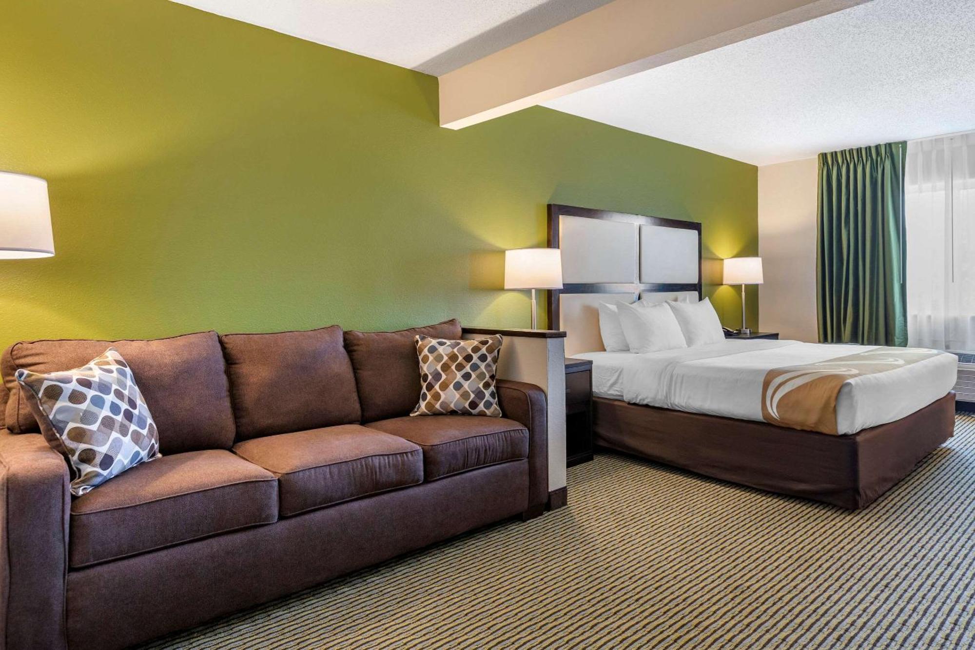 King Suite with Sofa Bed,1276728595:JPEG
