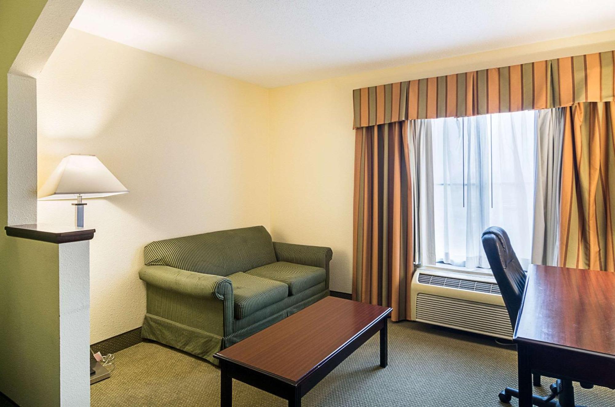 Standard Double Suite - Non-Smoking