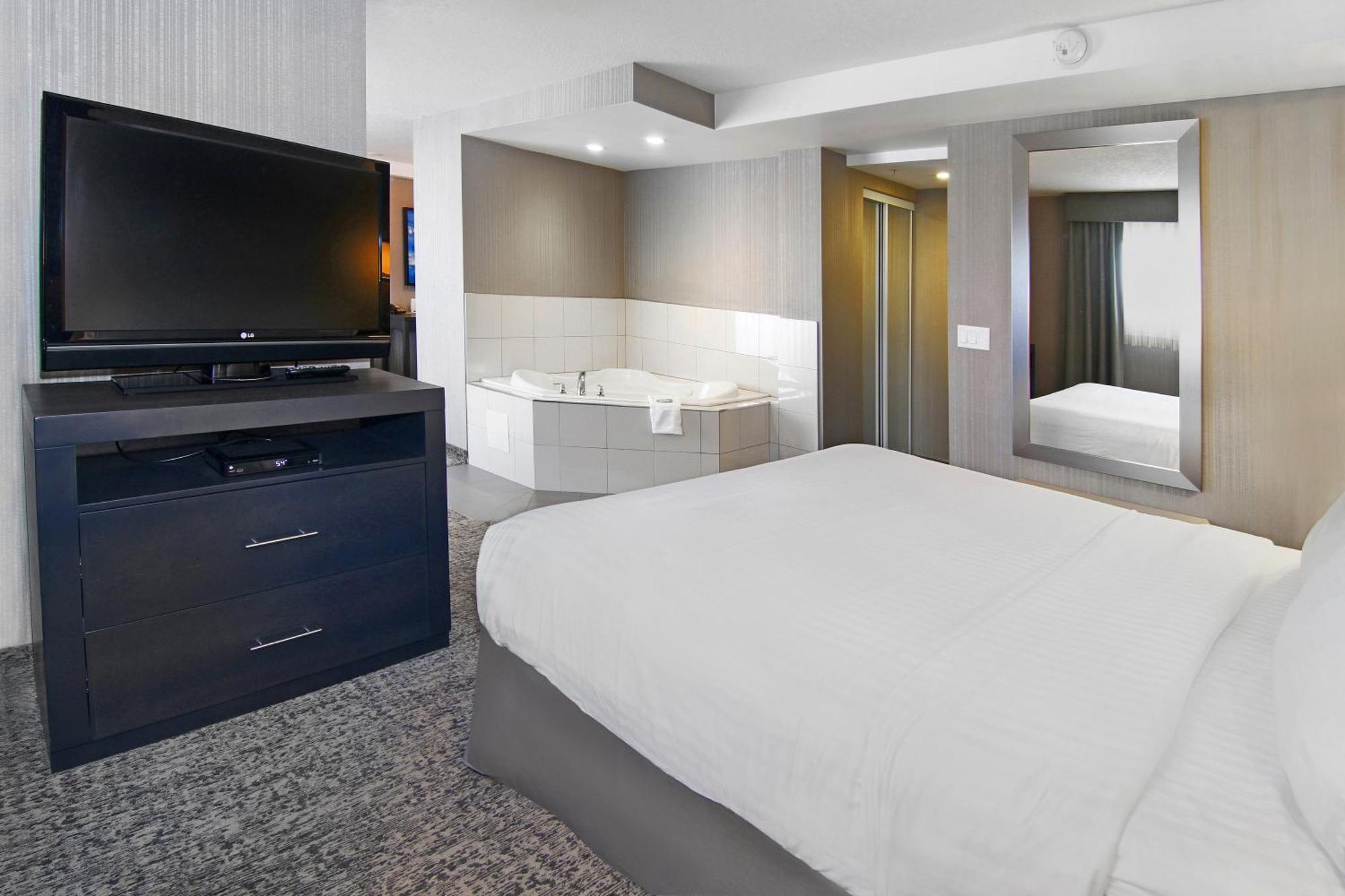 Deluxe King Suite,1277437039:JPEG