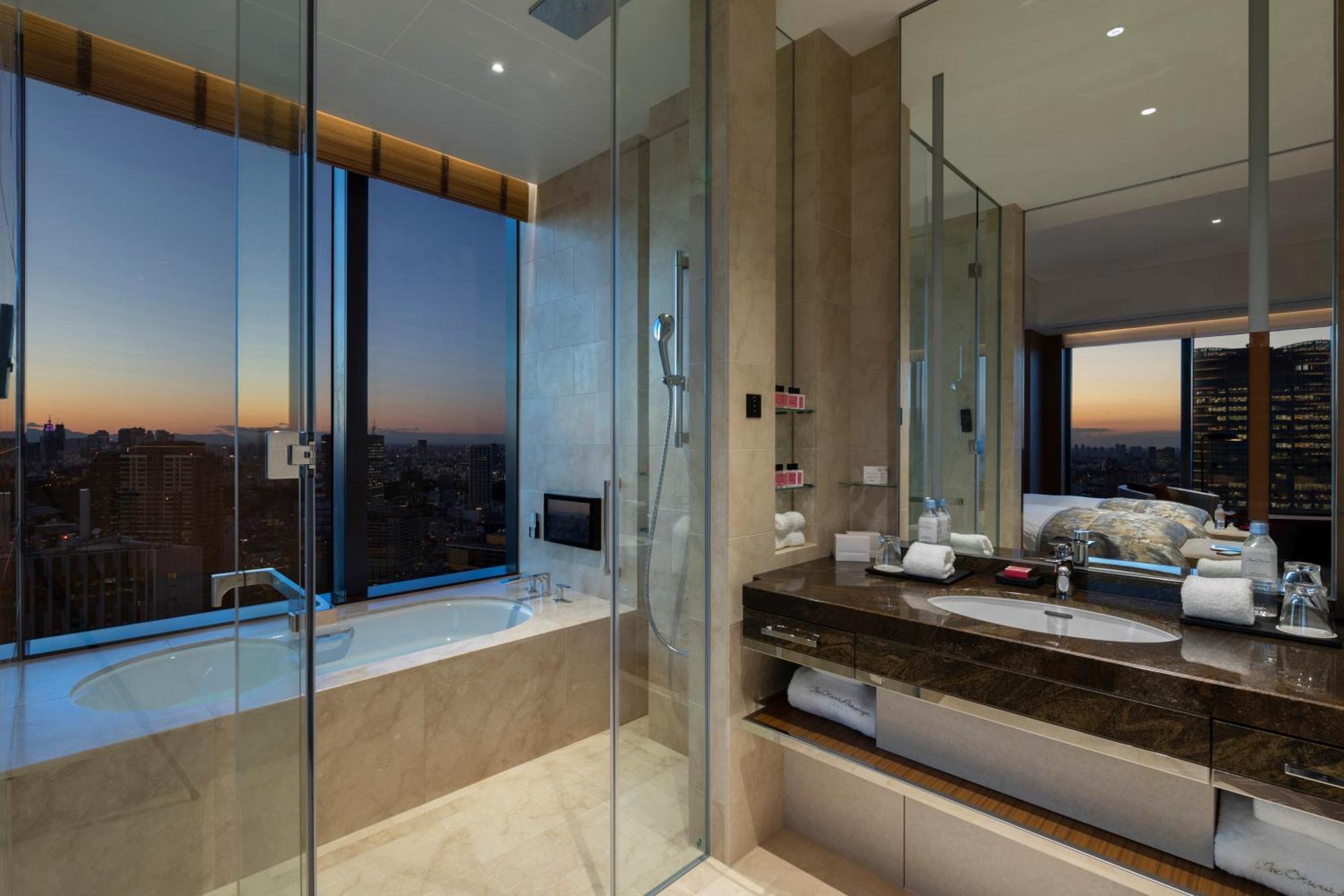[Prestige] Quarto de Canto com 2 Camas de Solteiro - Acesso à Área VIP