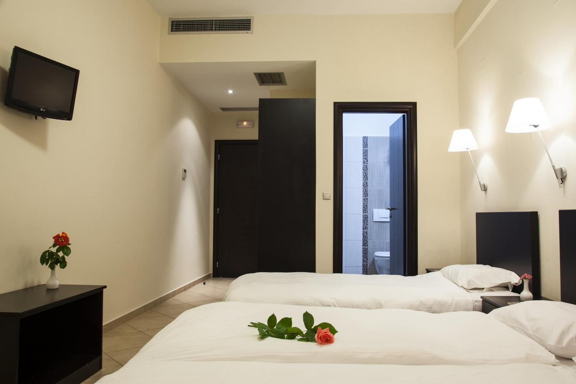 Chambre Triple de Luxe avec Balcon - Vue sur Météores