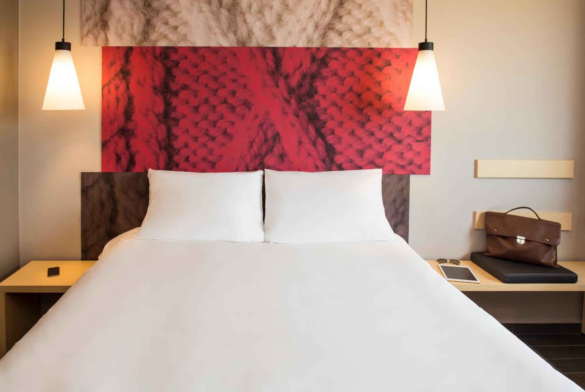 Standard Queen Room