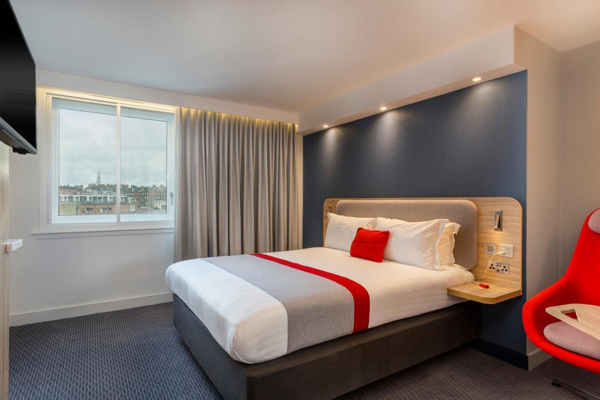 Standaard Tweepersoonskamer met 2 Aparte Bedden en Gratis Warm Ontbijt
