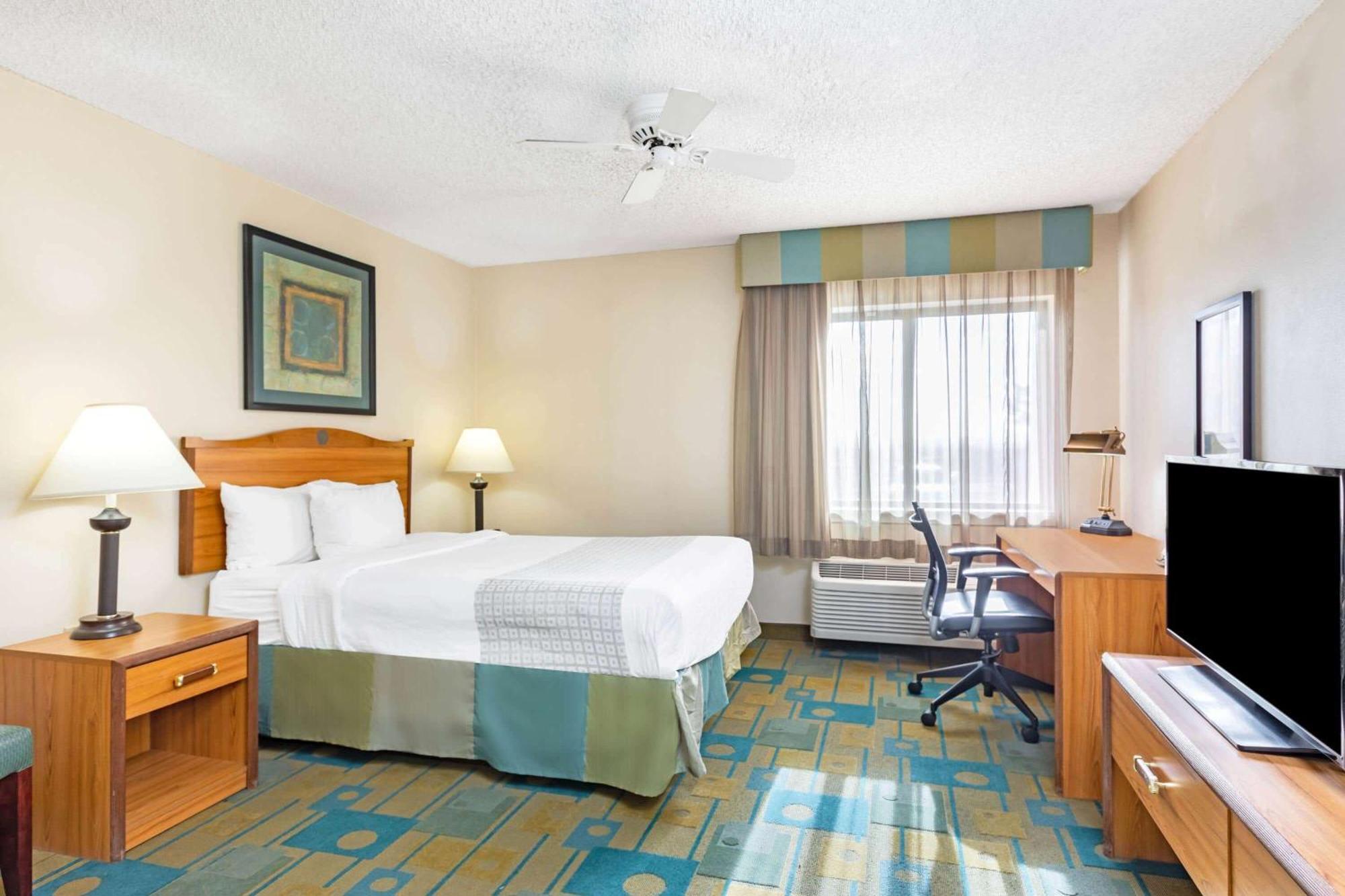 Double Room with Mobility/Hearing Impaired Access - Non-Smoking,1280529571:JPEG