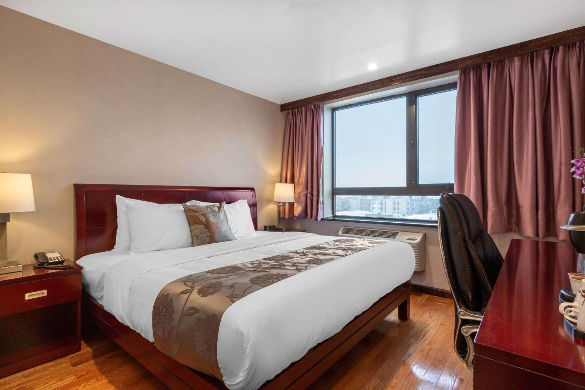 King Room City View Non-Smoking
