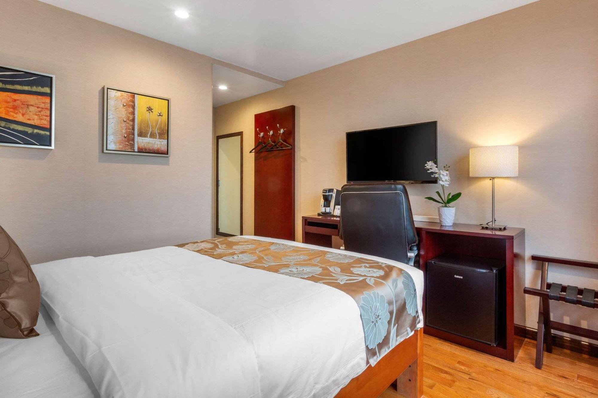 Efficiency Double Room Non-Smoking