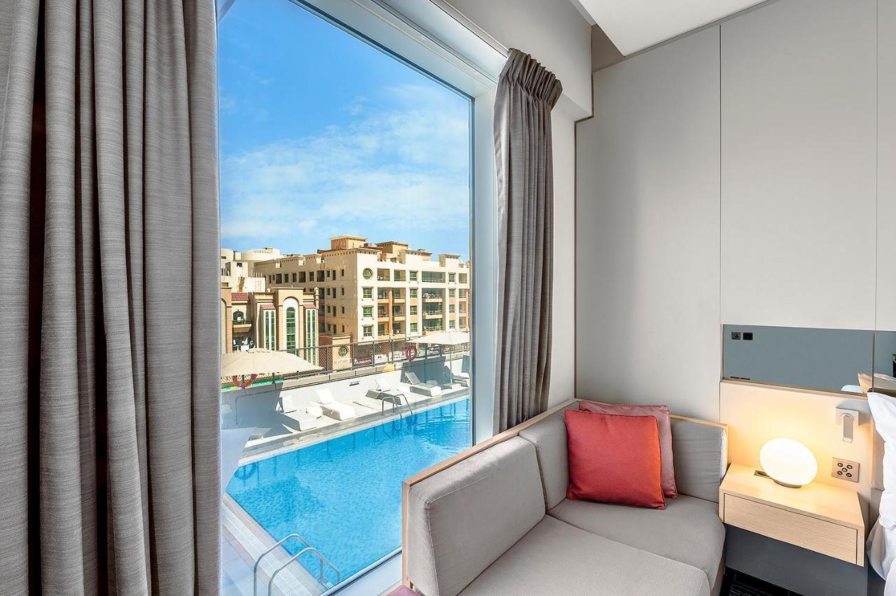 Urban King Room Pool View