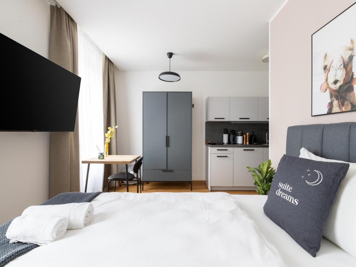 Single Suite,1297969252:JPEG