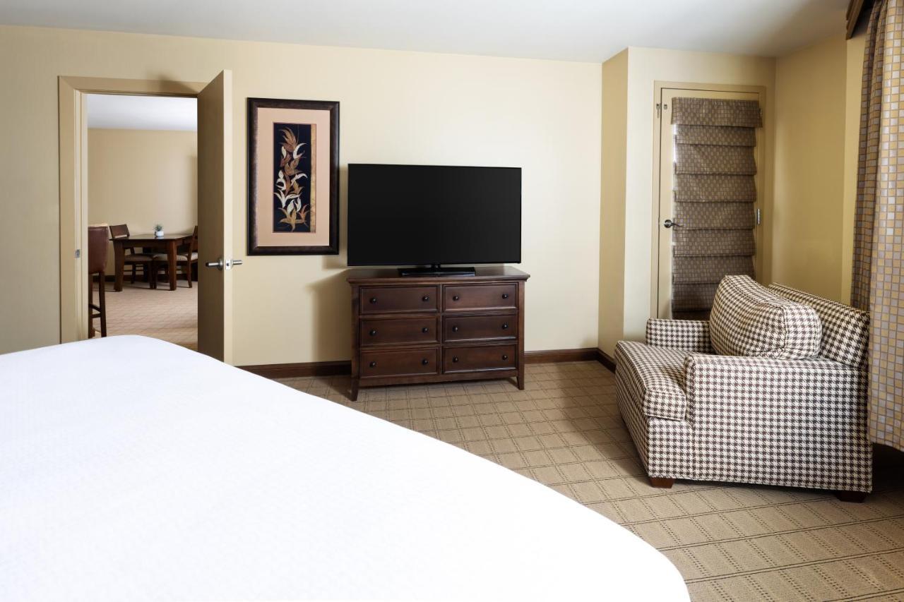 Valley View One Bedroom Suite