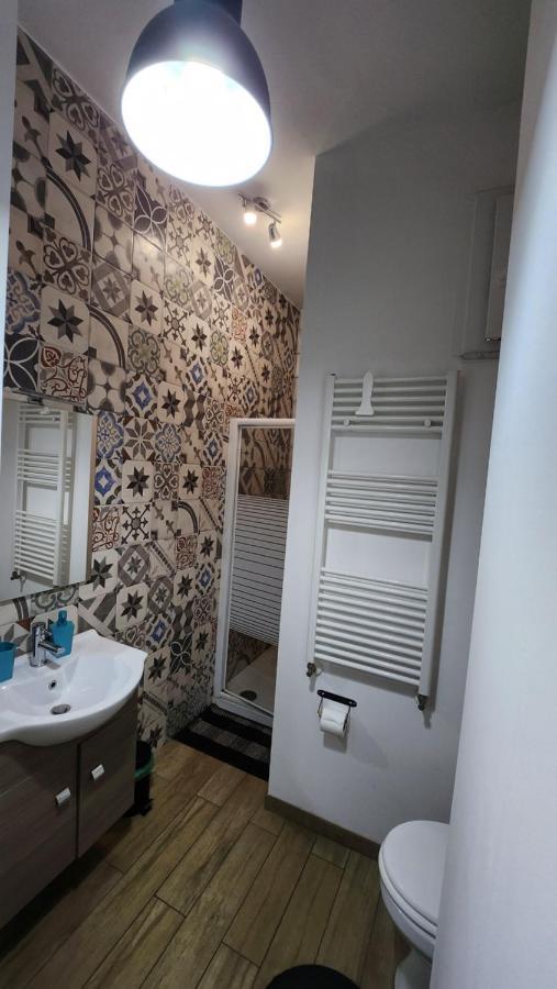 Double or Twin Room Private External Bathroom
