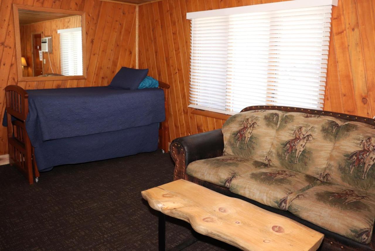 Deluxe King Suite