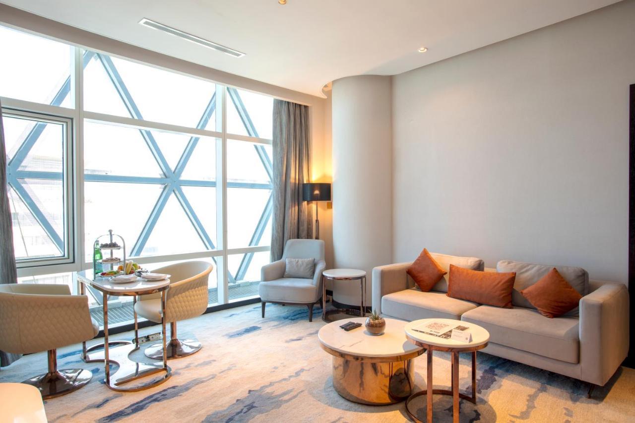 Executive Suite,1333285493:JPEG