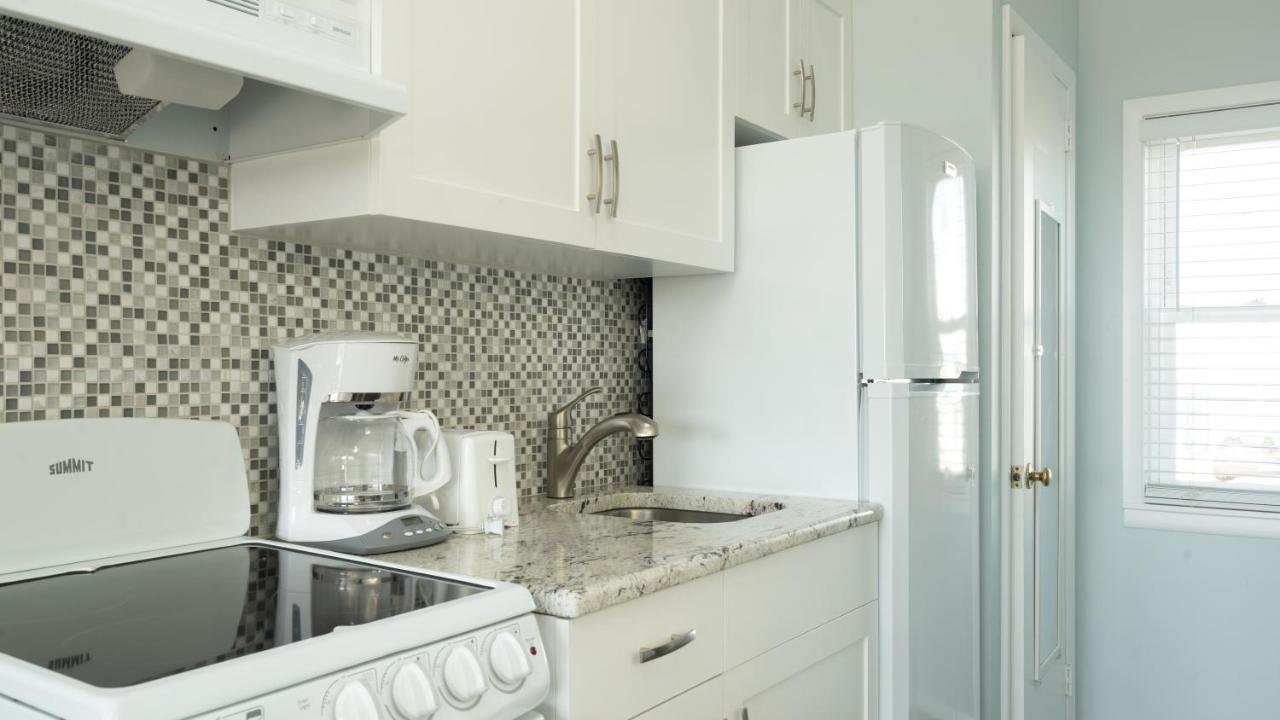 Studio with Pool View,1342584617:JPEG