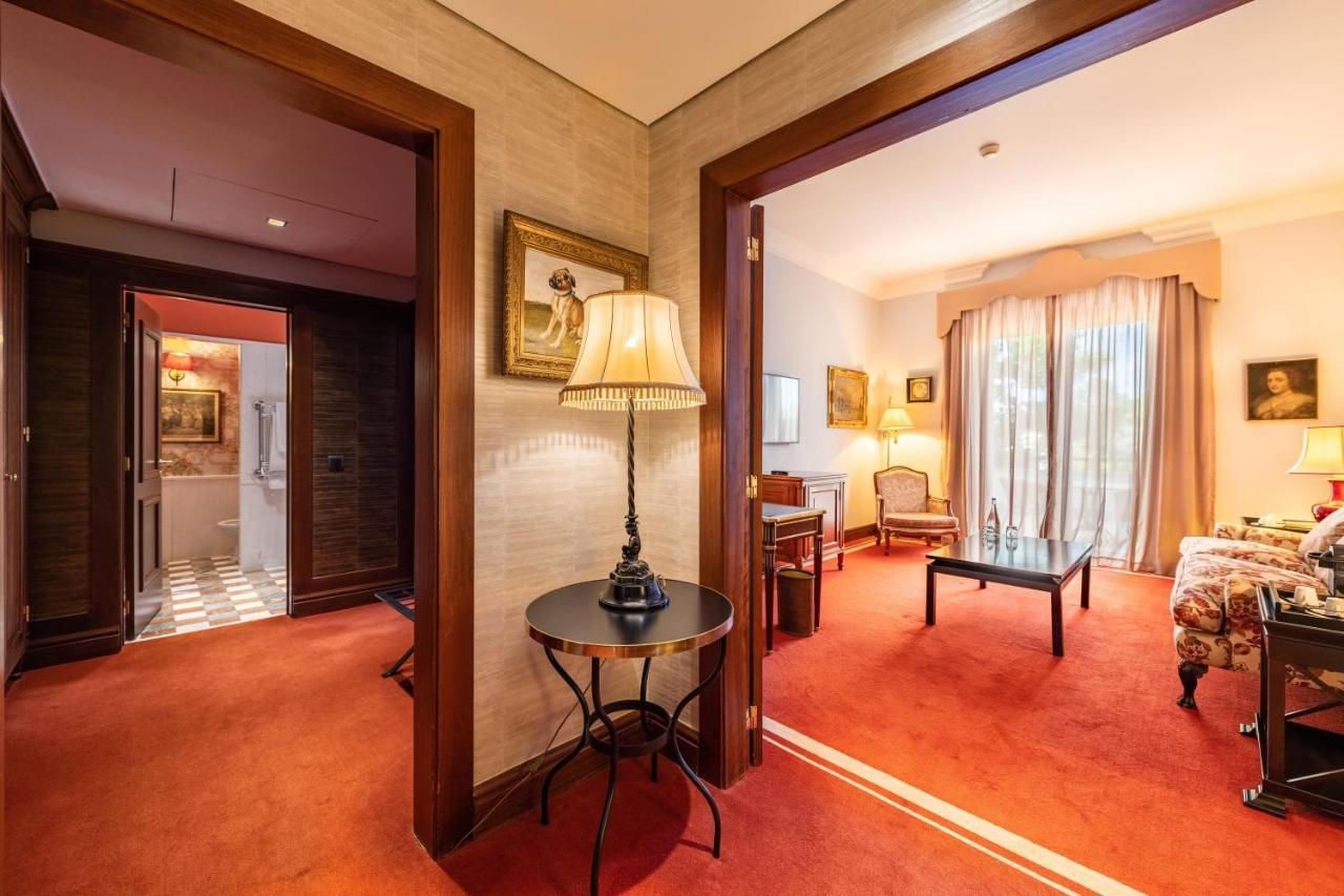 Suite with Garden View