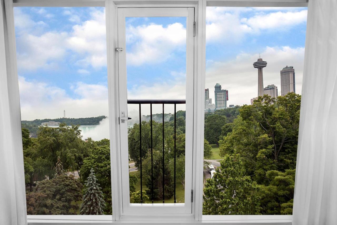 Chambre Lit Queen-Size - Vue sur Niagara Parks