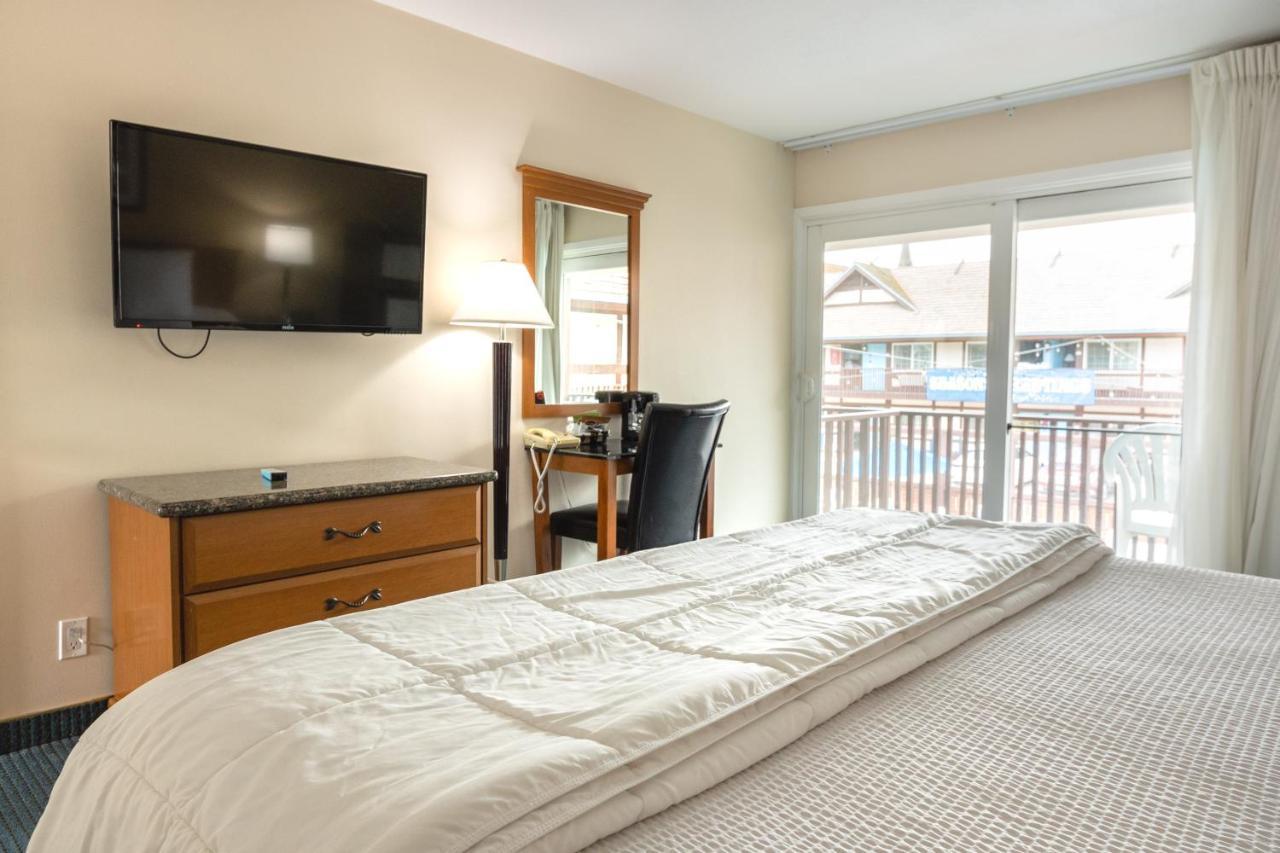 Deluxe King Room (Balcony)